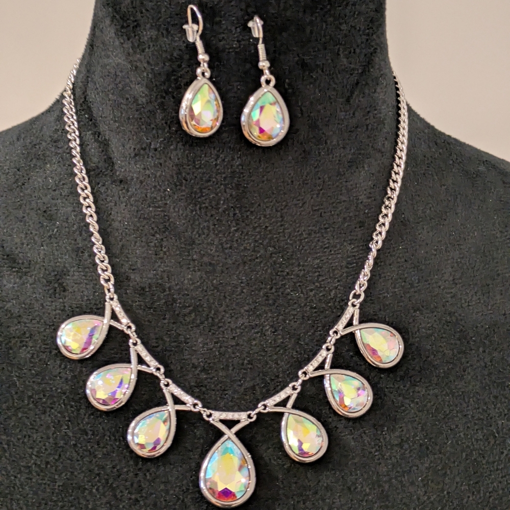 Set Of 3 Pieces Necklace 18" & Earrings